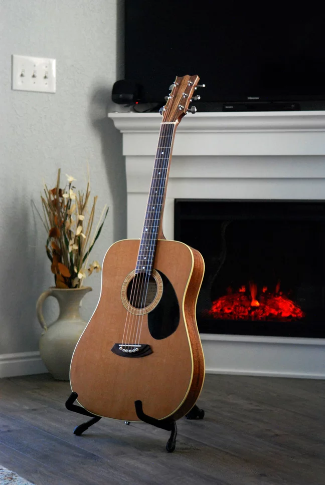 G3 Guitar Rt Side